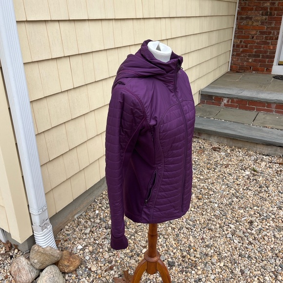 Lululemon First Mile Jacket Purple - Picture 2 of 16